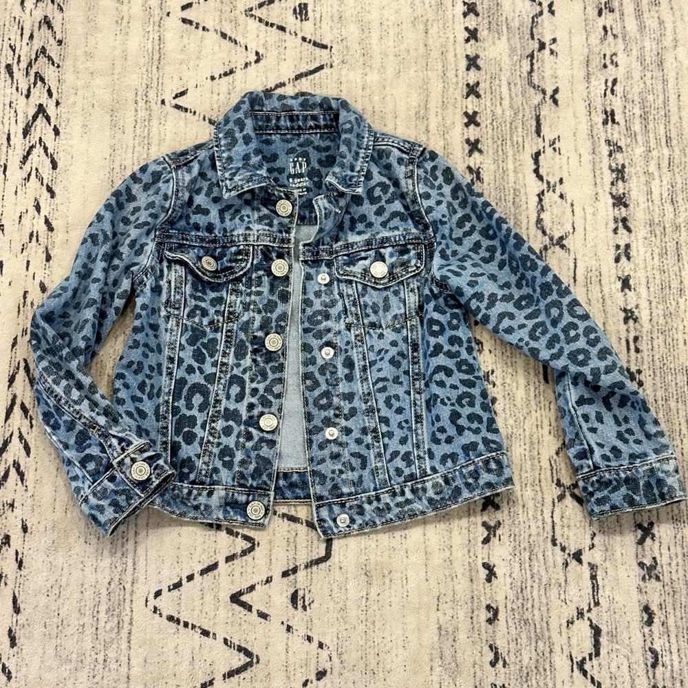 GAP Blue Jean Jacket with Classic Style and Unique Pattern